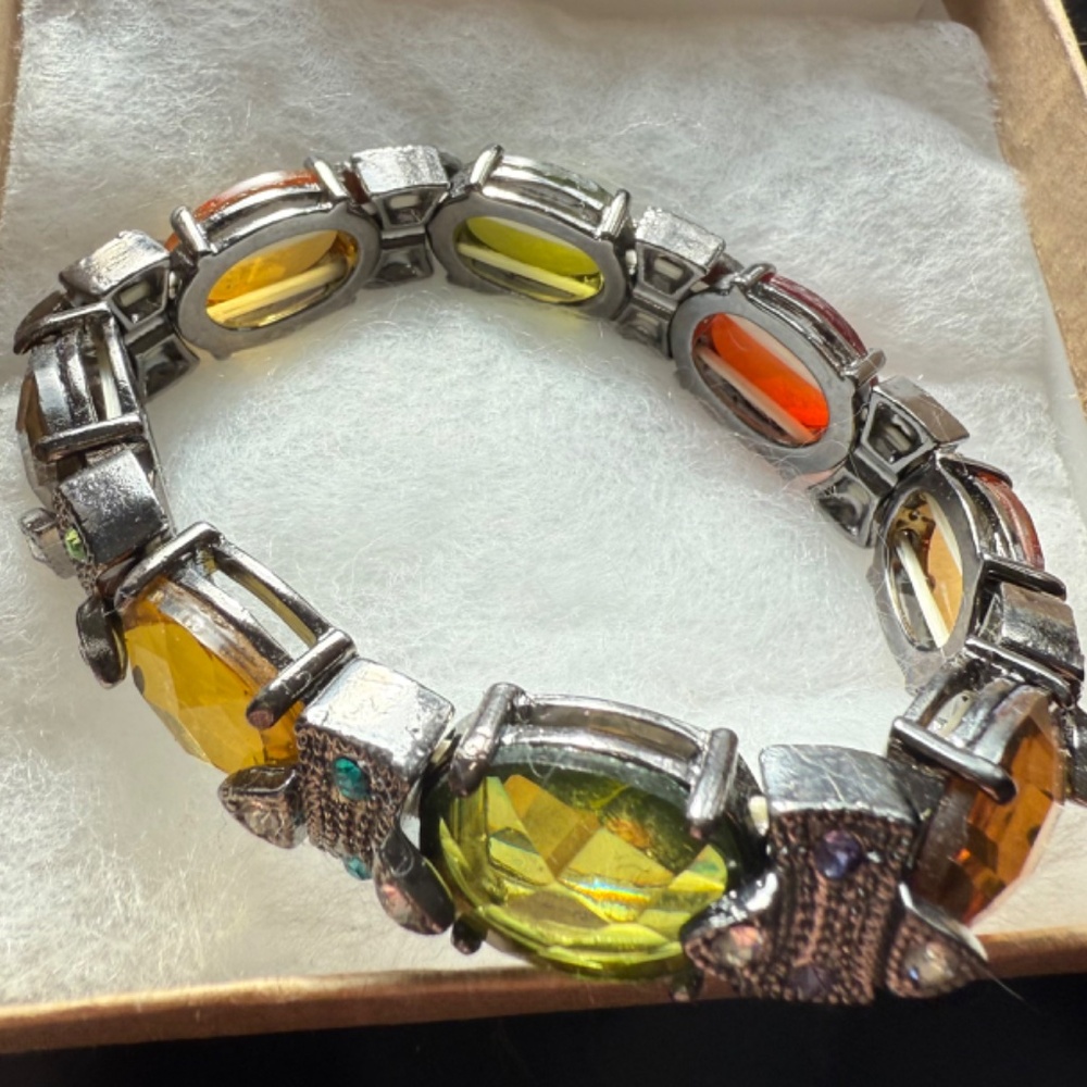 *SALE*NEW COLORFUL STONE STRETCH BRACELET- WITH SILVER ACCENTS - Picture 1 of 5